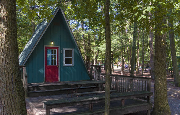 rustic cabin rental exterior